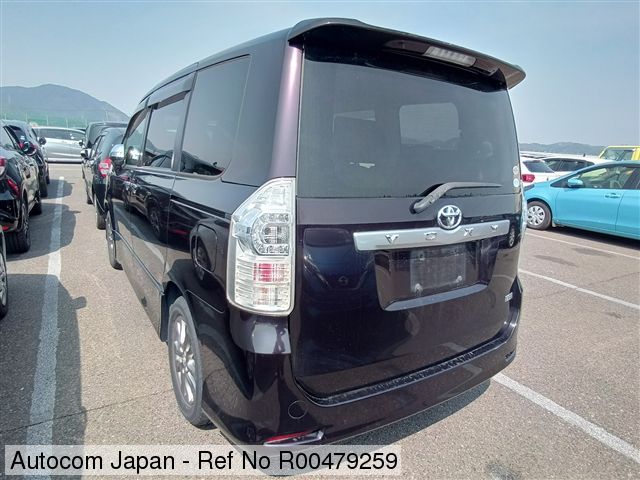 Ref No.R00479259 TOYOTA VOXY Image2