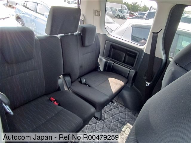 Ref No.R00479259 TOYOTA VOXY Image7