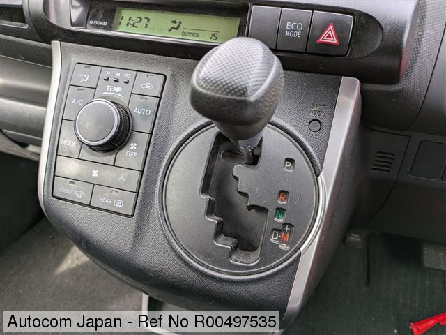 Ref No.R00497535 TOYOTA WISH Image24