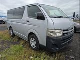 TOYOTA HIACE V