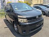 #R00500034_TOYOTA_VOXY_ZRR70