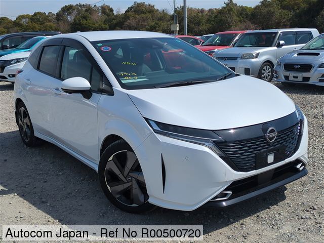 NISSAN AURA