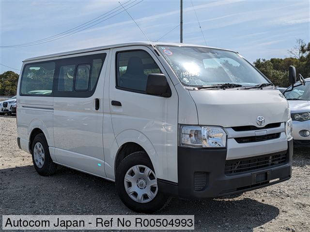 TOYOTA HIACE V
