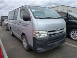 TOYOTA HIACE V