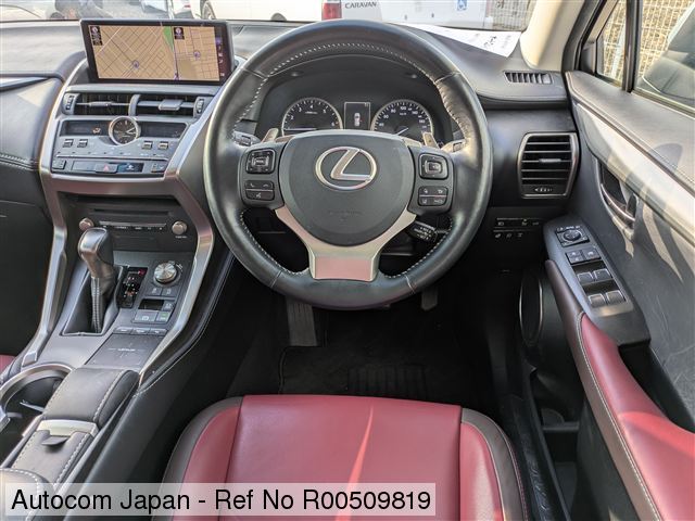 Ref No.R00509819 LEXUS NX300 Image3