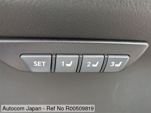 Ref No.R00509819 LEXUS NX300 Image26