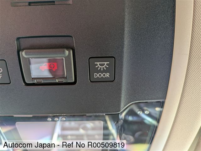 Ref No.R00509819 LEXUS NX300 Image40