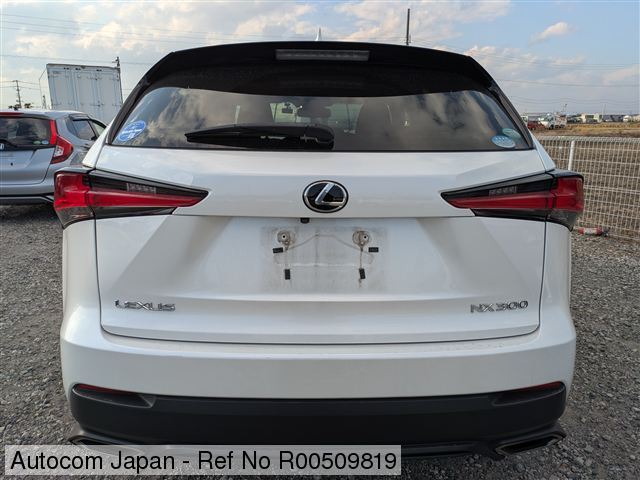 Ref No.R00509819 LEXUS NX300 Image45