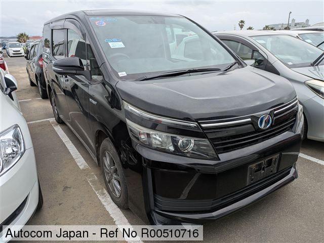 TOYOTA VOXY HV