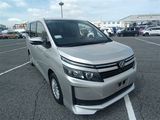 TOYOTA VOXY HV
