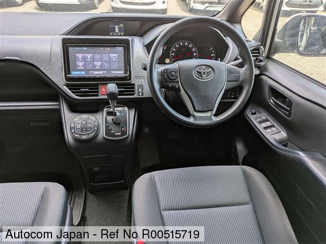 Ref No.R00515719 TOYOTA NOAH Image3