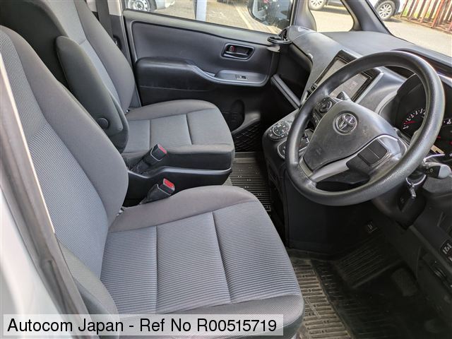 Ref No.R00515719 TOYOTA NOAH Image8