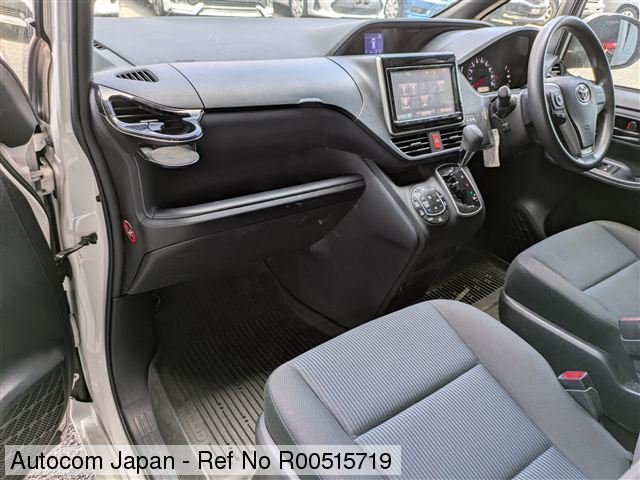 Ref No.R00515719 TOYOTA NOAH Image9