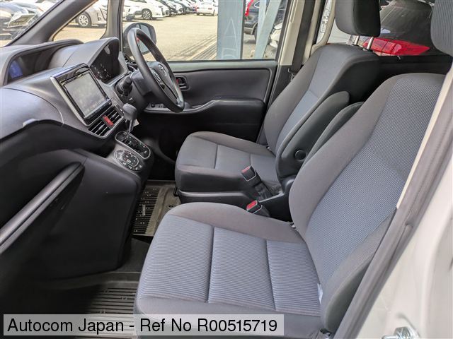 Ref No.R00515719 TOYOTA NOAH Image10