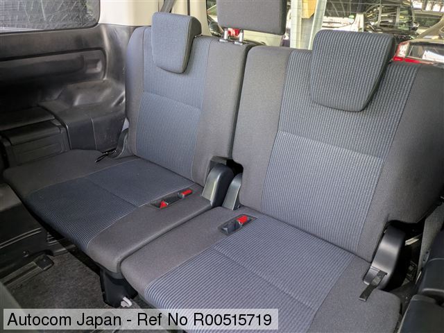 Ref No.R00515719 TOYOTA NOAH Image12