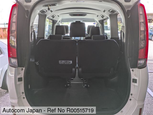 Ref No.R00515719 TOYOTA NOAH Image14