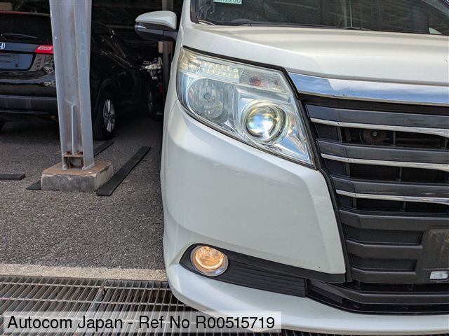 Ref No.R00515719 TOYOTA NOAH Image19
