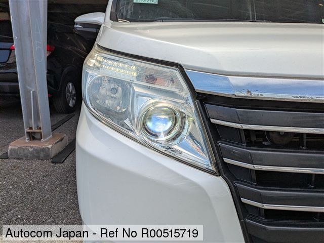 Ref No.R00515719 TOYOTA NOAH Image20