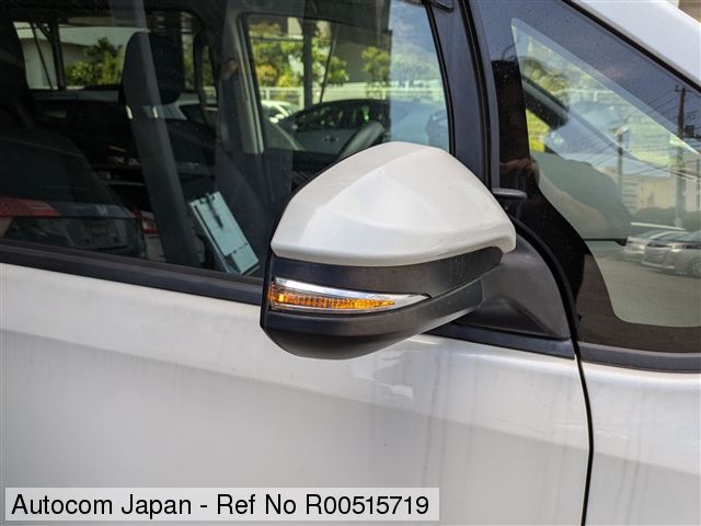 Ref No.R00515719 TOYOTA NOAH Image21
