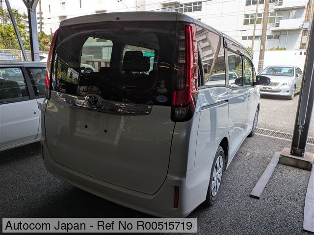 Ref No.R00515719 TOYOTA NOAH Image32