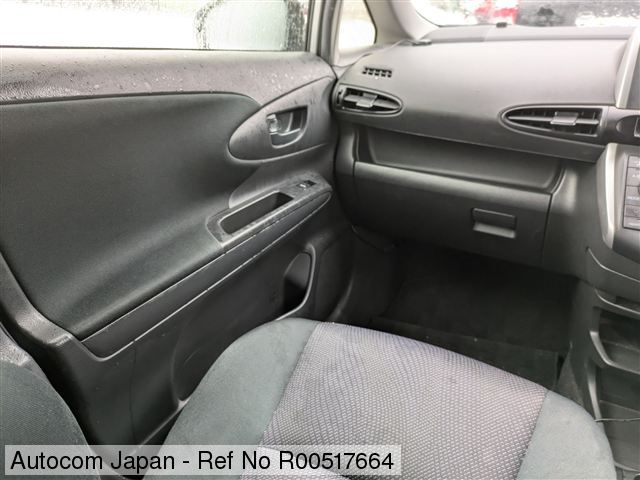 Ref No.R00517664 TOYOTA WISH Image9
