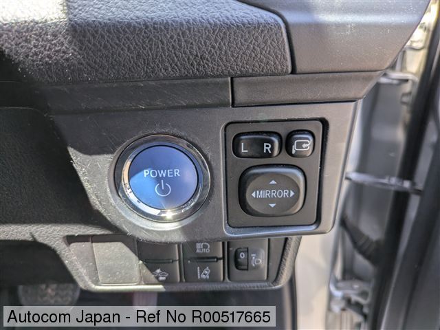 Ref No.R00517665 TOYOTA FIELDER HV Image25