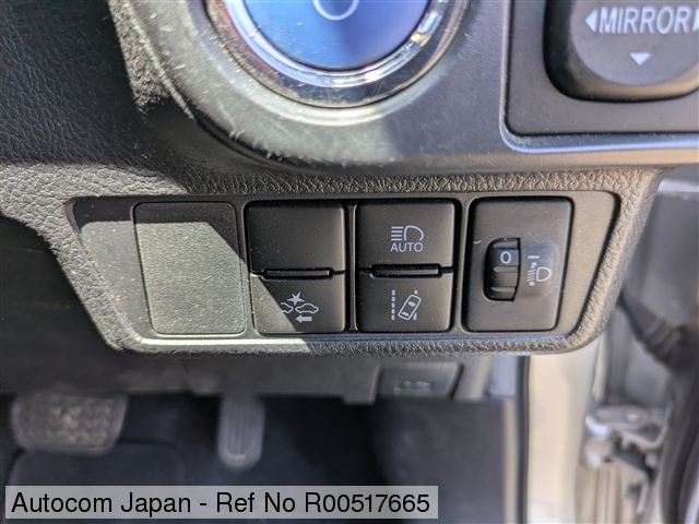 Ref No.R00517665 TOYOTA FIELDER HV Image26