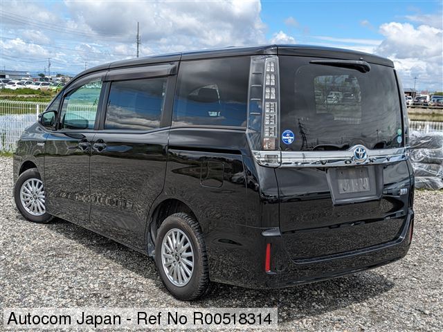 Ref No.R00518314 TOYOTA VOXY HV Image2