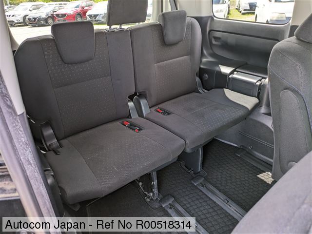 Ref No.R00518314 TOYOTA VOXY HV Image5