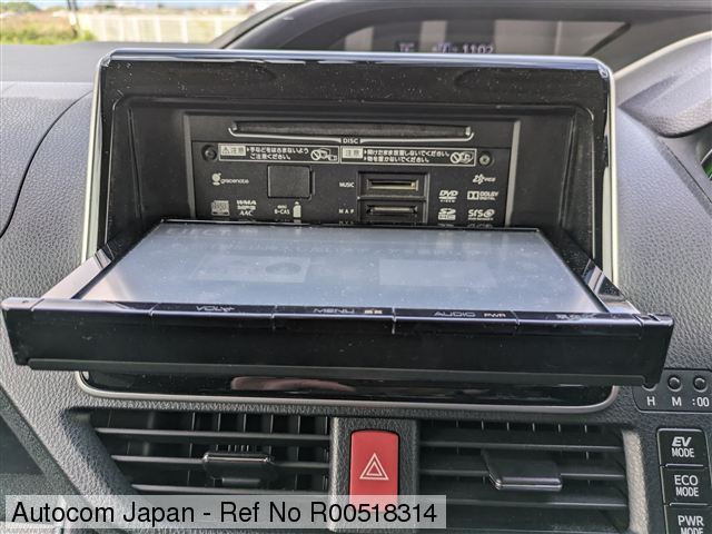 Ref No.R00518314 TOYOTA VOXY HV Image11