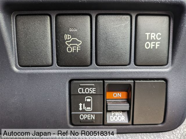 Ref No.R00518314 TOYOTA VOXY HV Image26