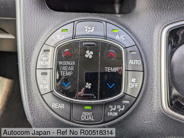 Ref No.R00518314 TOYOTA VOXY HV Image28