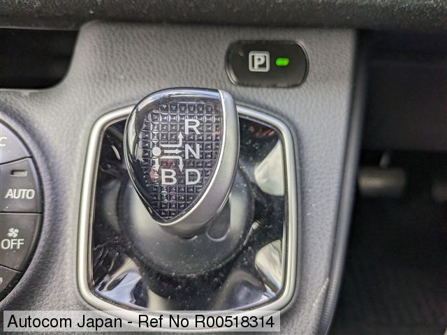 Ref No.R00518314 TOYOTA VOXY HV Image31