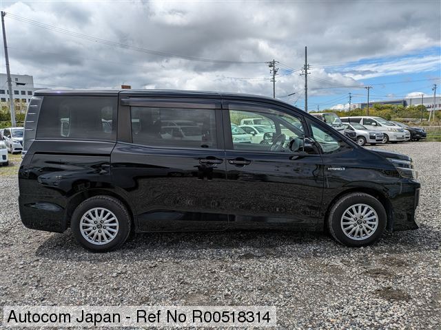 Ref No.R00518314 TOYOTA VOXY HV Image41