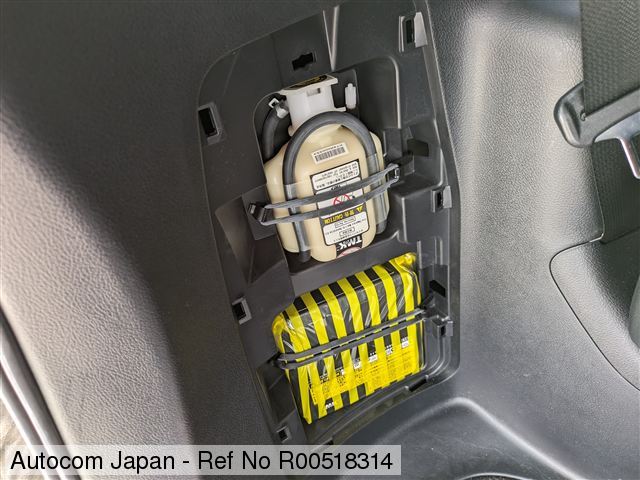 Ref No.R00518314 TOYOTA VOXY HV Image44