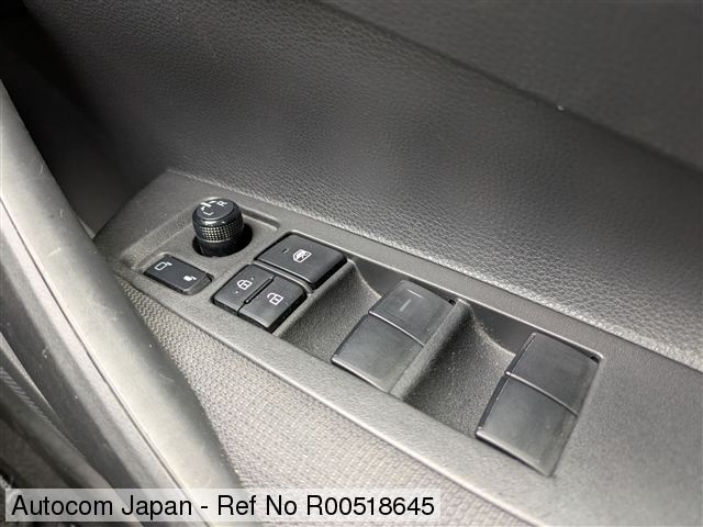 Ref No.R00518645 TOYOTA COROLLA SPORT Image23