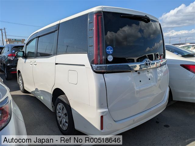 Ref No.R00518646 TOYOTA NOAH Image2