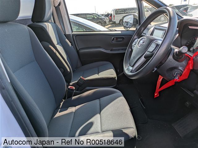 Ref No.R00518646 TOYOTA NOAH Image8