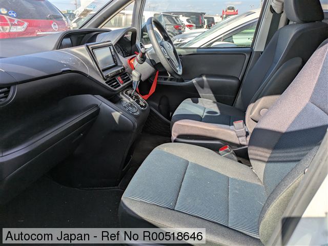 Ref No.R00518646 TOYOTA NOAH Image11
