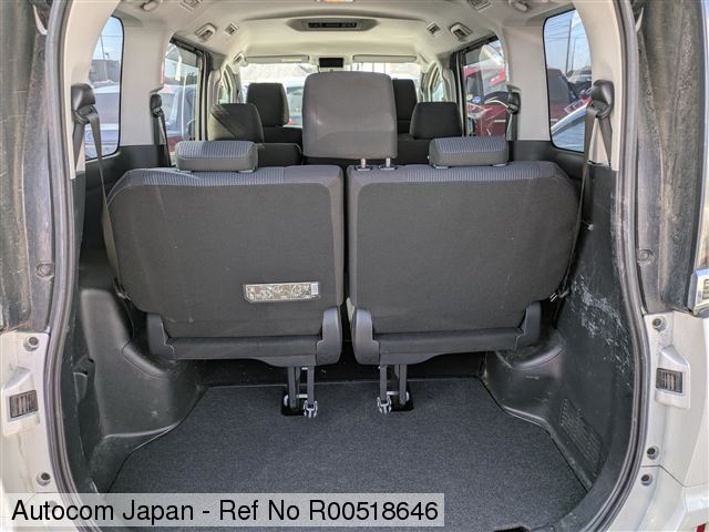 Ref No.R00518646 TOYOTA NOAH Image15