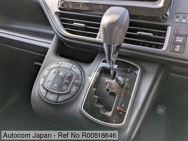 Ref No.R00518646 TOYOTA NOAH Image33