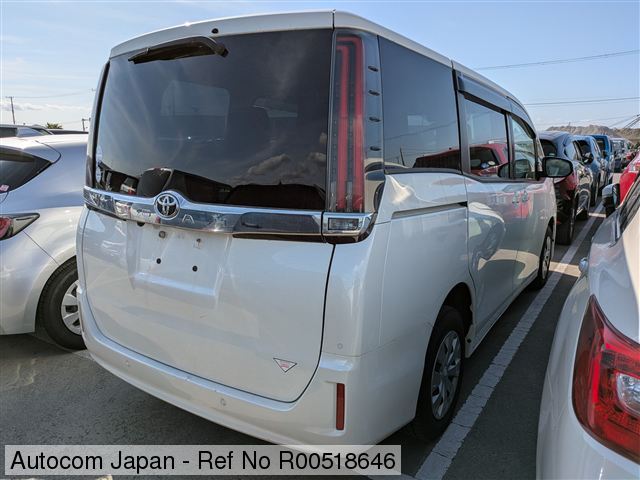 Ref No.R00518646 TOYOTA NOAH Image35